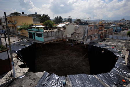 Extraño hoyo en Guatemala