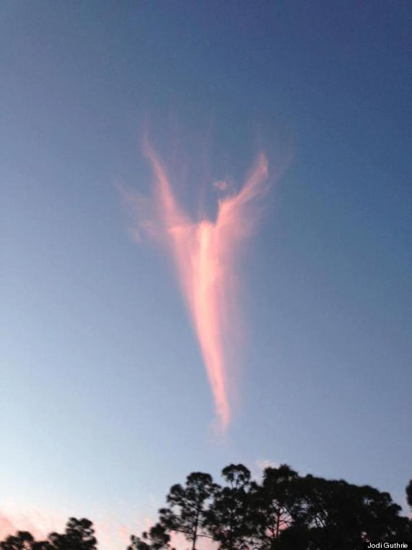 nube con forma de angel