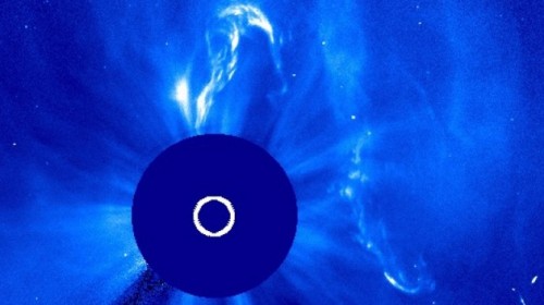 Un 'gusano' gigante de plasma solar se acerca a la Tierra