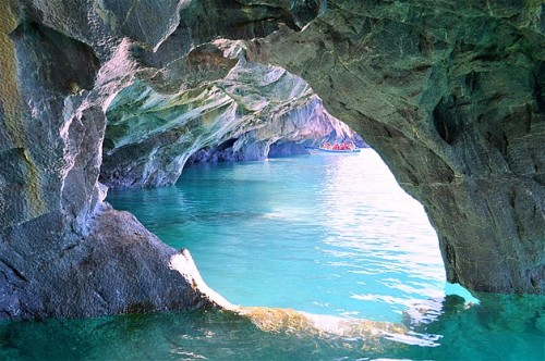 Cuevas de mármol en la Reserva Nacional del lago General Carrera.