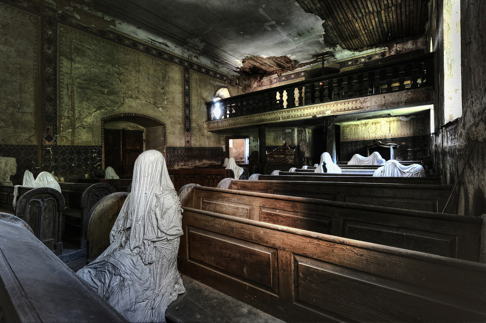 La iglesia de los 9 fantasmas